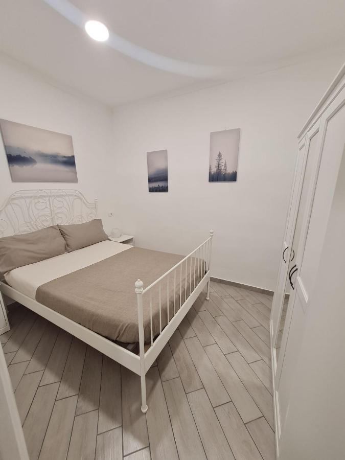 Palizzi'S Home Behind Plebiscite Square Naples Exterior photo